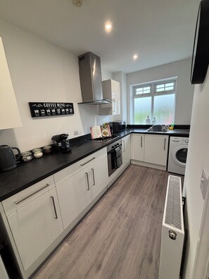 Mikrobølgeovn, ovn og kokeplater