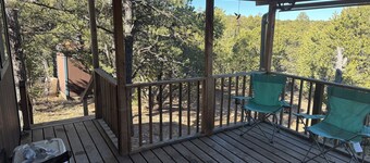 Peaceful and serine 3- cabins in the mountains of Sandia Park