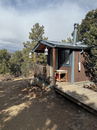 Peaceful and serine 3- cabins in the mountains of Sandia Park