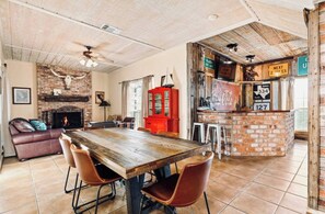 Dining - Rancho Vista Cabin - Frio - Garner - Sleeps 10 (Concan)
