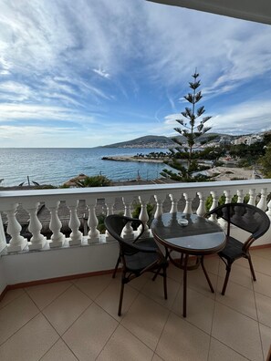 Superior Triple Room with Sea View | Balkon