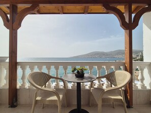 Deluxe Double Room with Sea View | Balcón