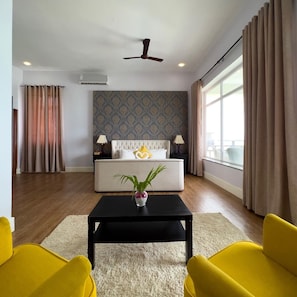 3 habitaciones, sistema de insonorización y wifi gratis 
