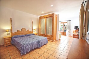 Superior Σουίτα, Ιδιωτικό Μπάνιο | Χρηματοκιβώτιο στο δωμάτιο, χώρος εργασίας για λάπτοπ, ηχομόνωση 