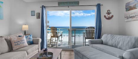 콘도, 침대(여러 개) (Pelican Isle 512) | 거실 공간 | TV