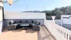 Terrace/patio - Casa Tranquil: Pool, Cinema & Village Views (Zagra)