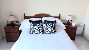 5 habitaciones, tabla de planchar con plancha, wifi y ropa de cama