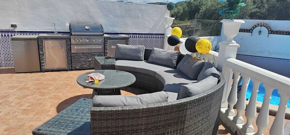 Outdoor dining - Casa Tranquil: Pool, Cinema & Village Views (Zagra)