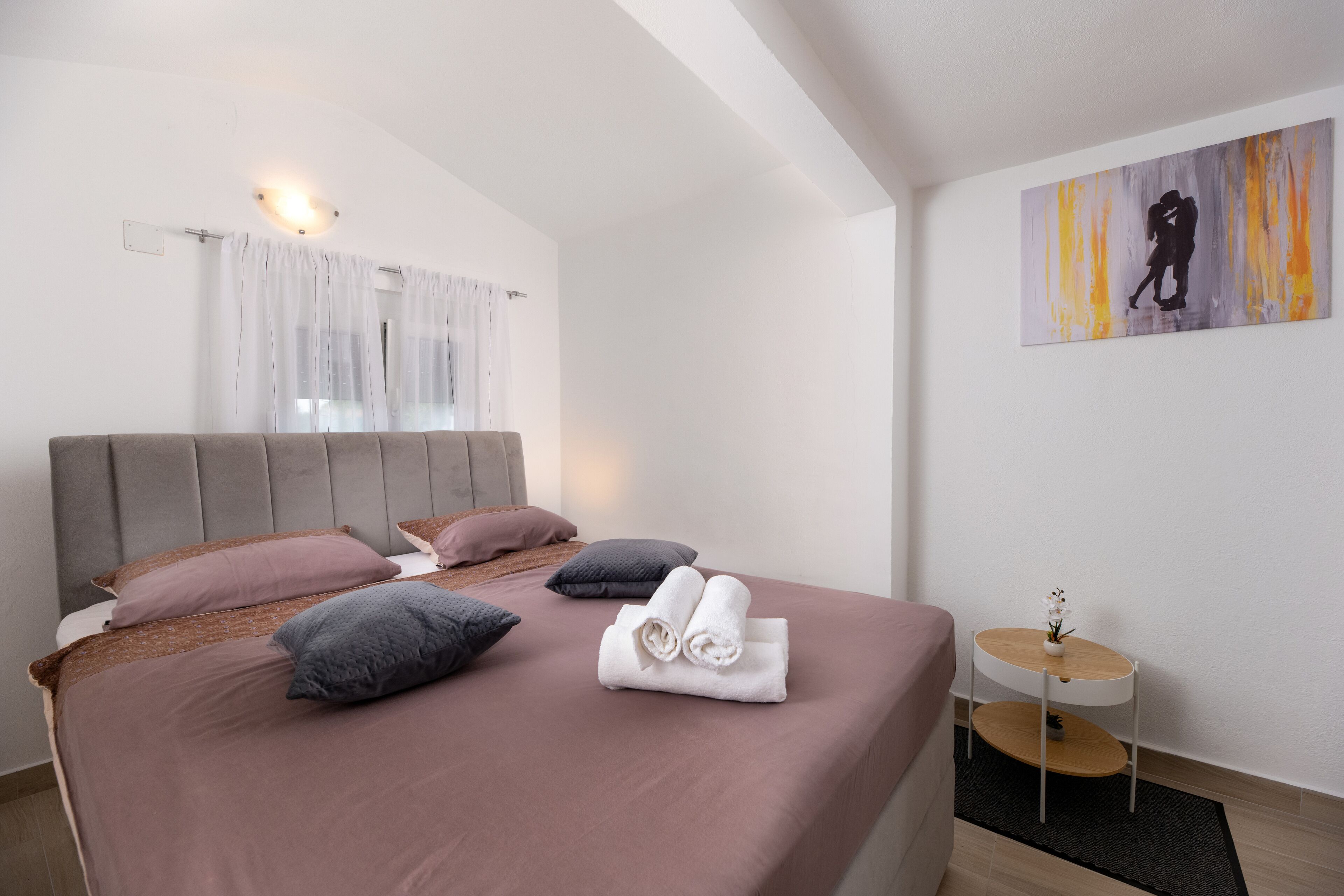 3 bedrooms, iron/ironing board, free WiFi, bed sheets