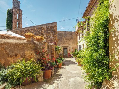 Masia Las Torres by Hello Homes Sitges