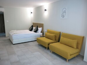 Basic Apartment | Bathroom