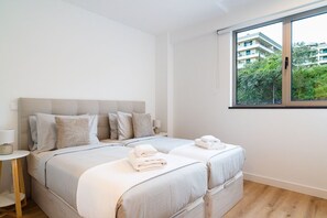 3 bedrooms, iron/ironing board, internet