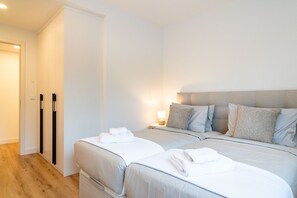 3 habitaciones, tabla de planchar con plancha y internet 