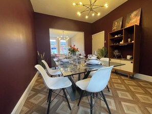 Dining - Superbly Stylish & Spacious 2 Bedroom Home in Ormskirk Town Centre (Ormskirk)