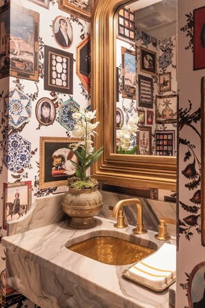 Dutxa, assecador de cabells i tovalloles 