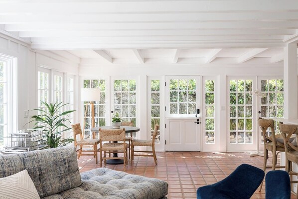 Smart TV, fireplace, offices