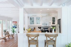 Fridge, microwave, oven, stovetop - This duplex is a 2 bedroom(s), 2 bathrooms, located in Montecito, CA. (Montecito)