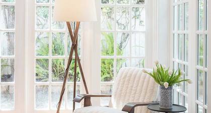 This duplex is a 2 bedroom(s), 2 bathrooms, located in Montecito, CA.