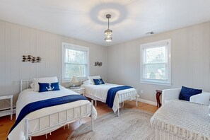 2 soverom, strykejern/-brett, internettilgang og sengetøy