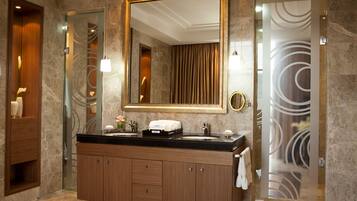Premium bedding, minibar, in-room safe, iron/ironing board