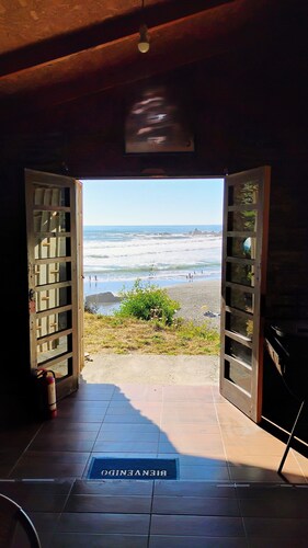 Cabin on the beach with panoramic view in Pichicullin. Mehuin.
