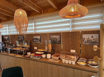 Ambasador Hotel
