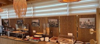 Ambasador Hotel