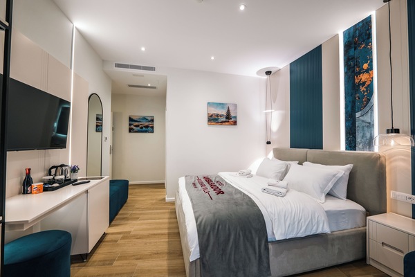 Triple Room | Free WiFi, bed sheets