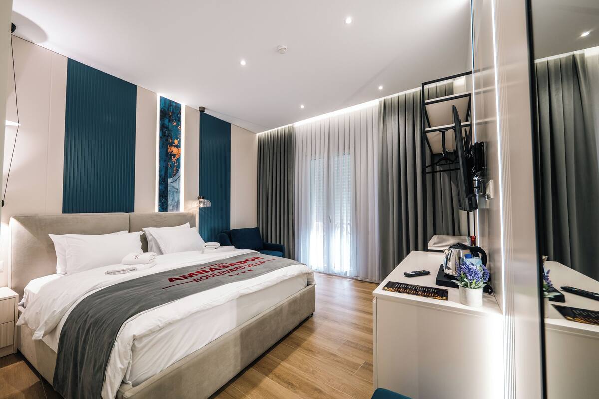 WiFi (free), bed sheets