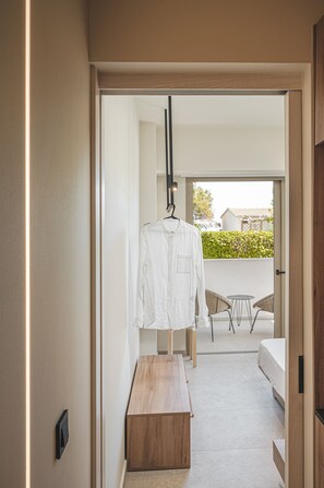 In-room safe, blackout drapes, iron/ironing board, free WiFi - Palm Tree Beach Suites (Zakynthos)
