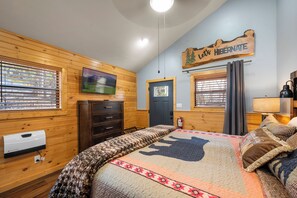 4 bedrooms, iron/ironing board, travel crib, free WiFi