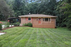 Exterior - Home in Carrboro, Fully Renovated! (Carrboro)