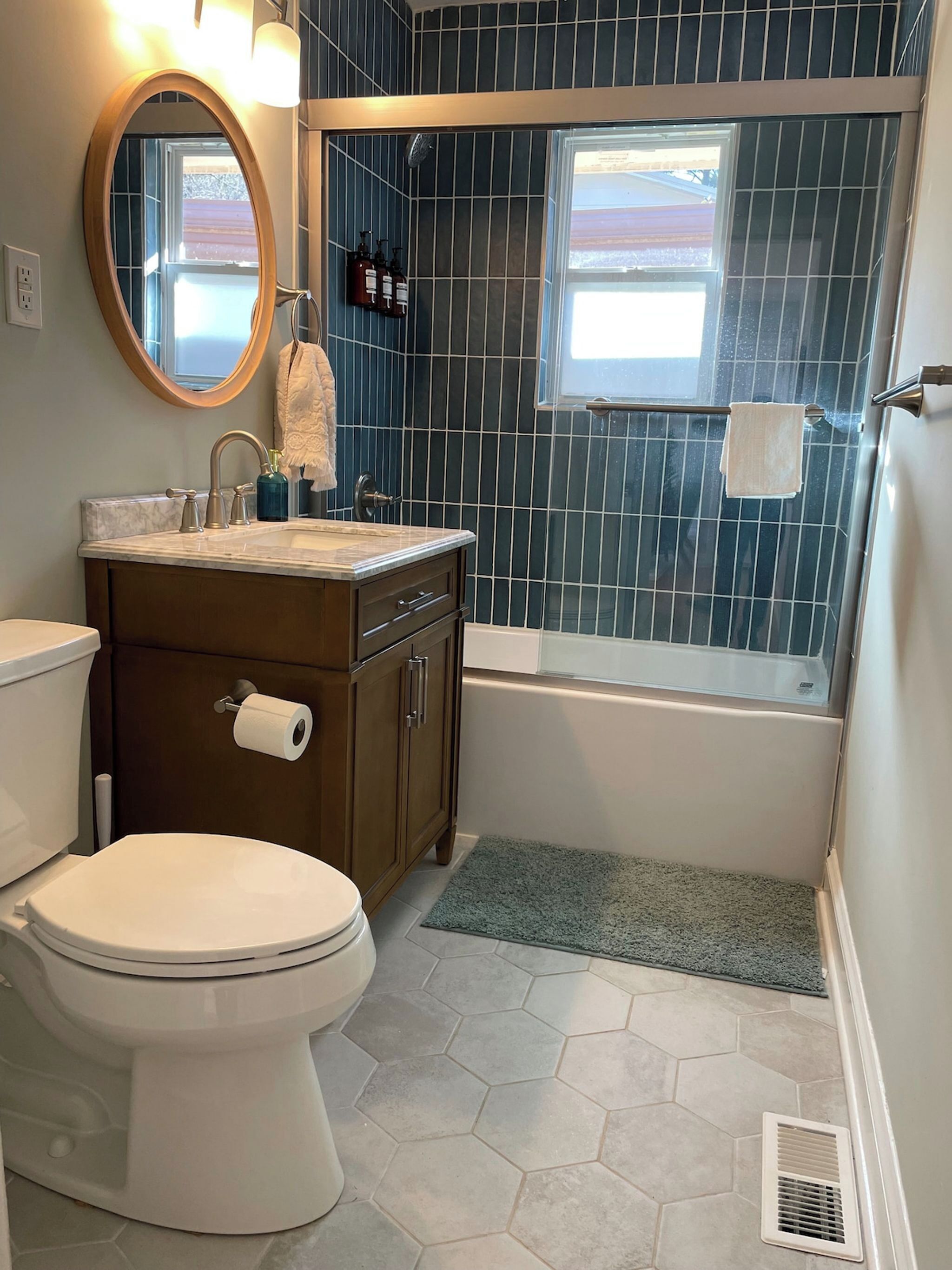 Towels, soap, shampoo, toilet paper