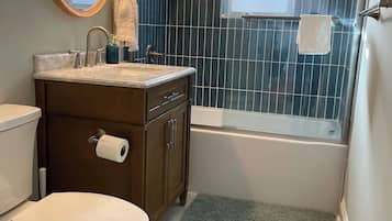 Towels, soap, shampoo, toilet paper