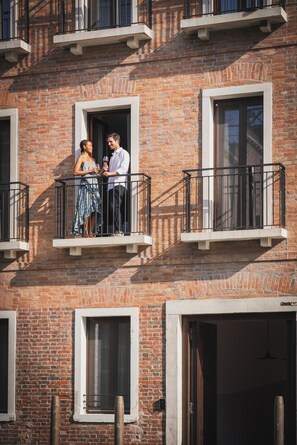 Superior Apartment, Canal View (C21) | Terrace/patio