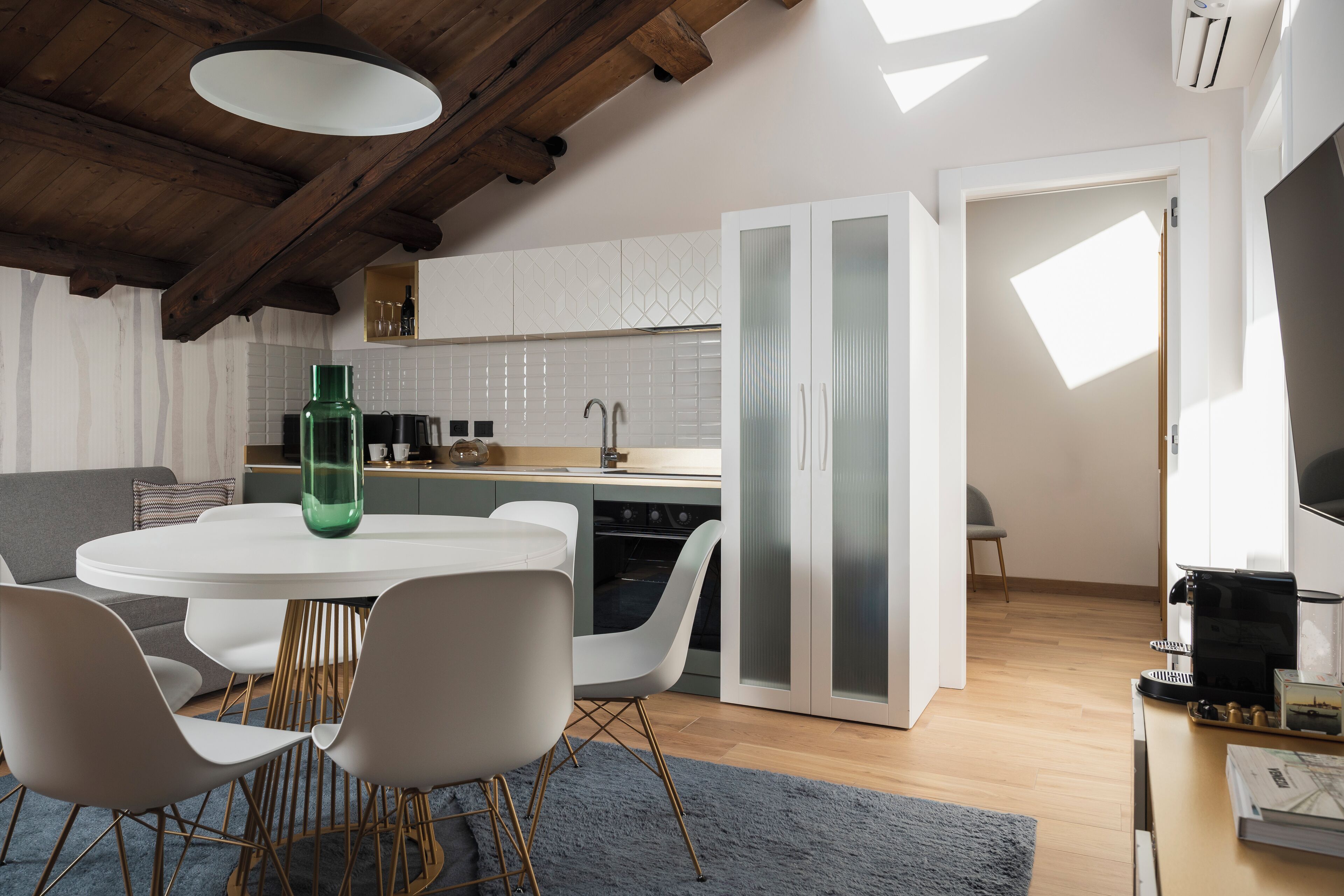 Classic Apartment (C25) | Living area