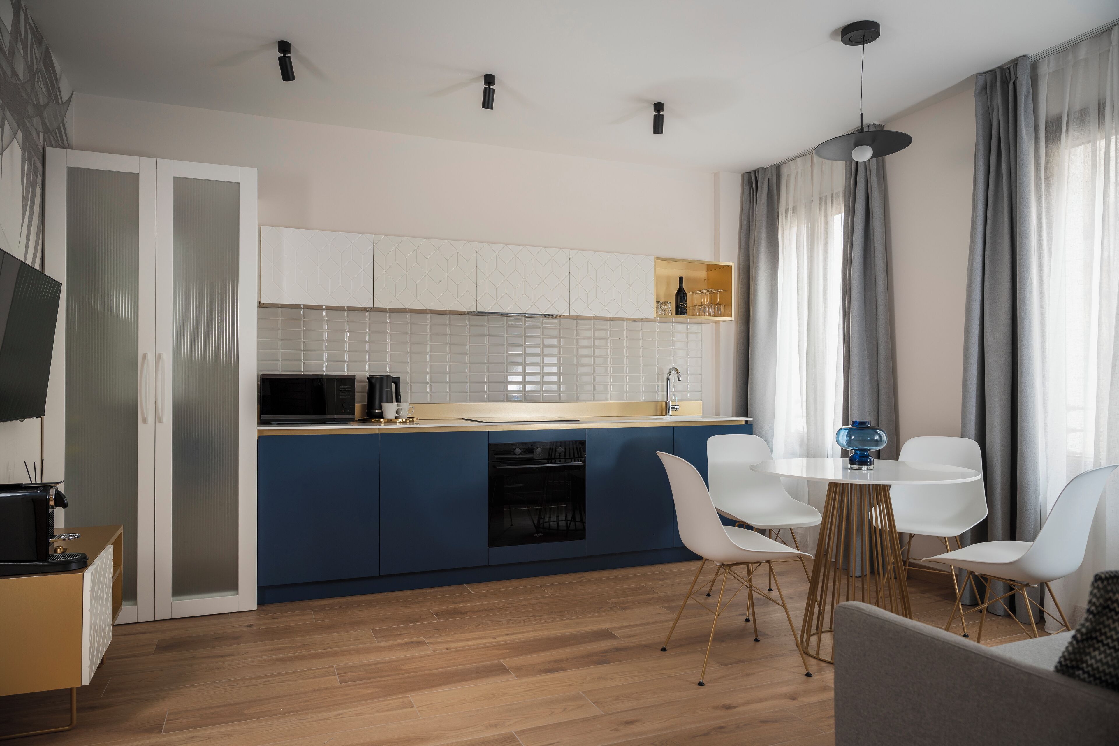 Classic Apartment, Garden View (A6) | Living area