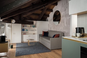 Executive Apartment, City View (D32) | Living area