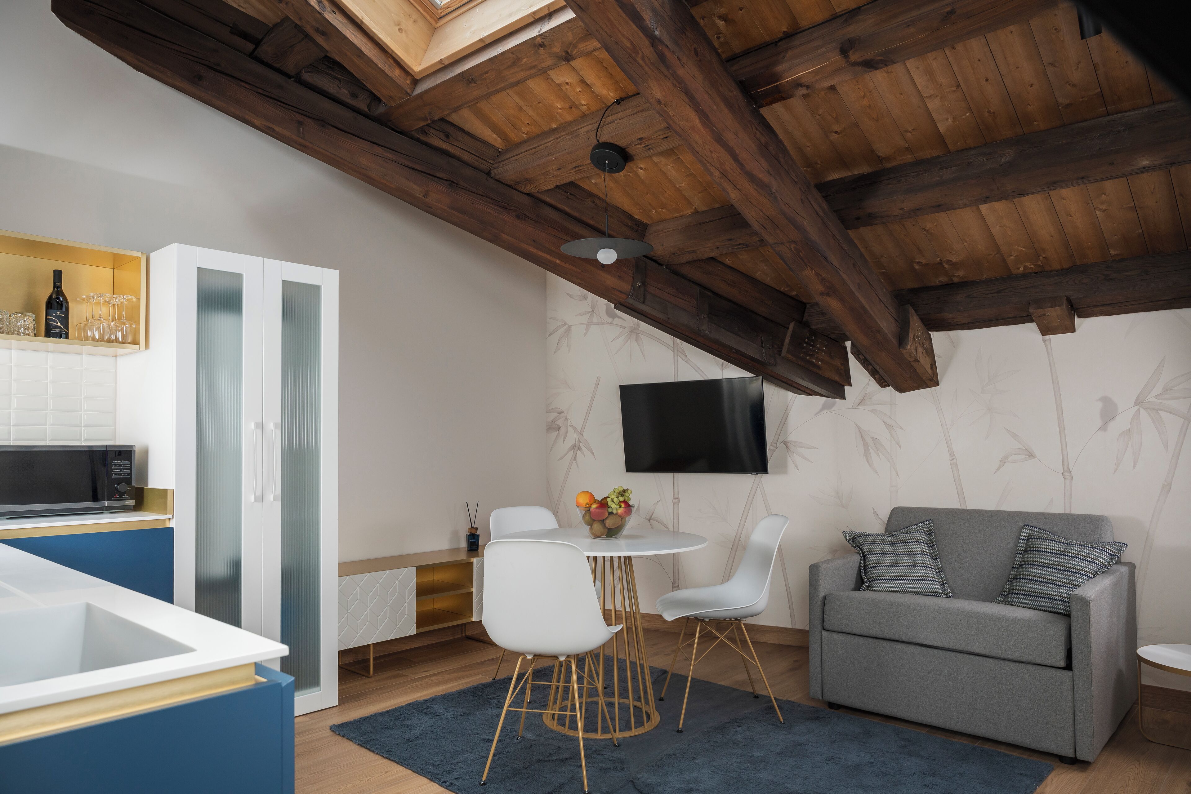 Standard Apartment (C24) | Living area