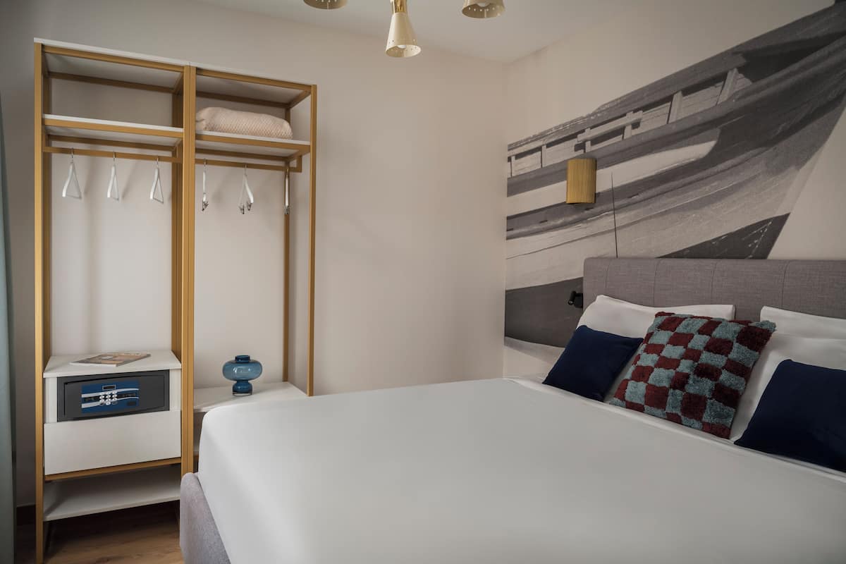 2 bedrooms, in-room safe, blackout curtains, soundproofing