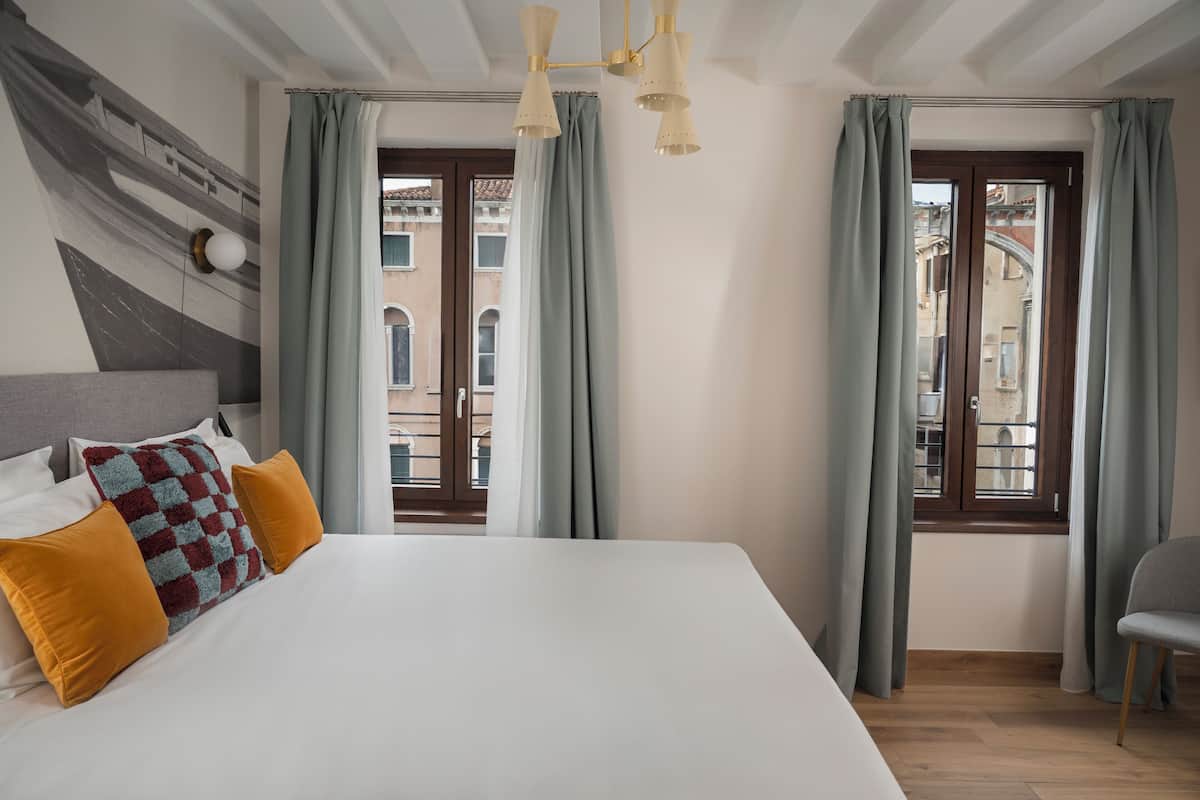 2 bedrooms, in-room safe, blackout curtains, soundproofing