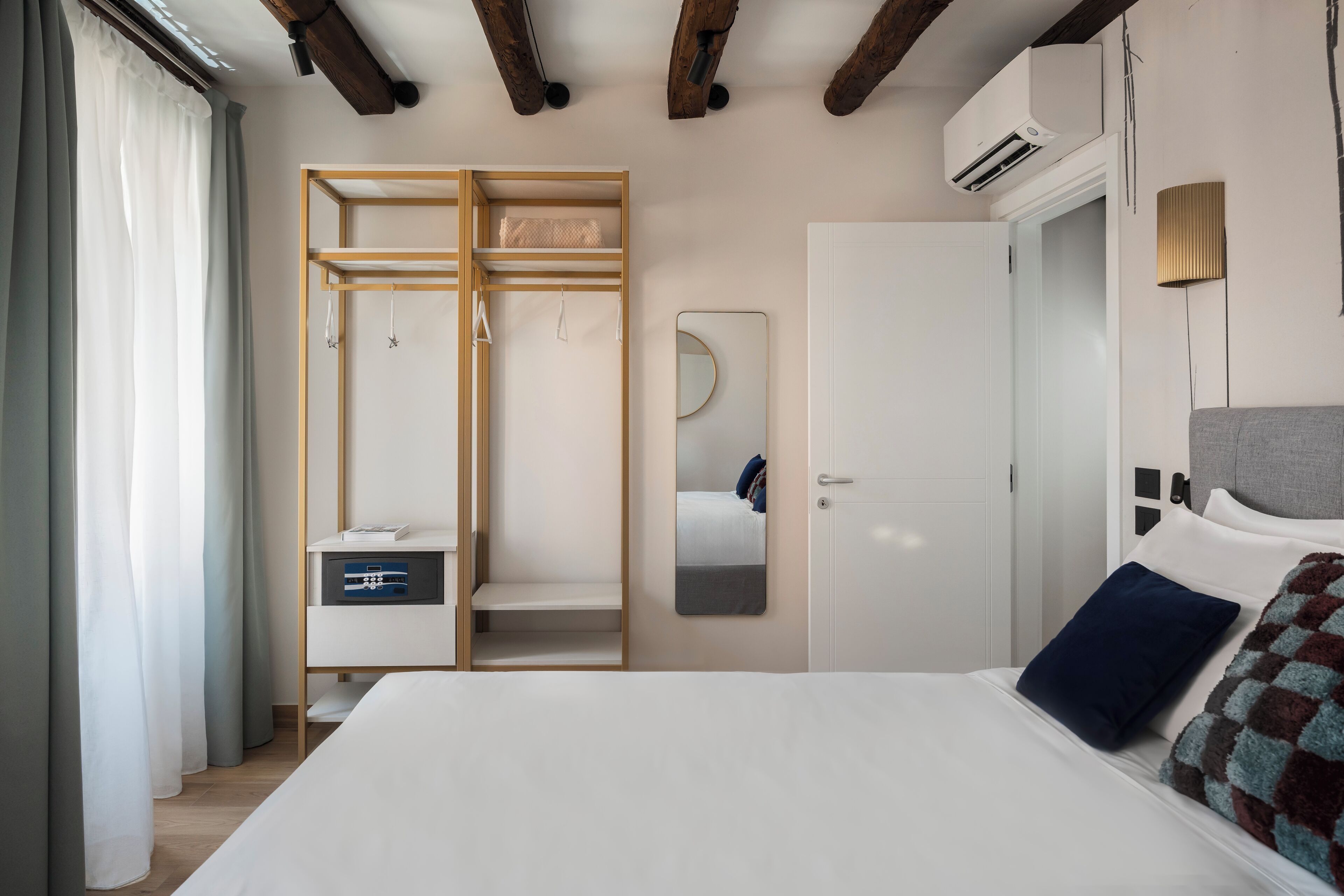 Classic Apartment, Canal View (C22) | In-room safe, blackout curtains, soundproofing, iron/ironing board