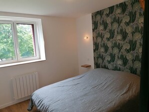 2 bedrooms, free WiFi