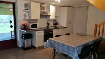 Réfrigérateur, micro-ondes, four, lave-vaisselle