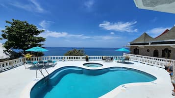 Alberca al aire libre