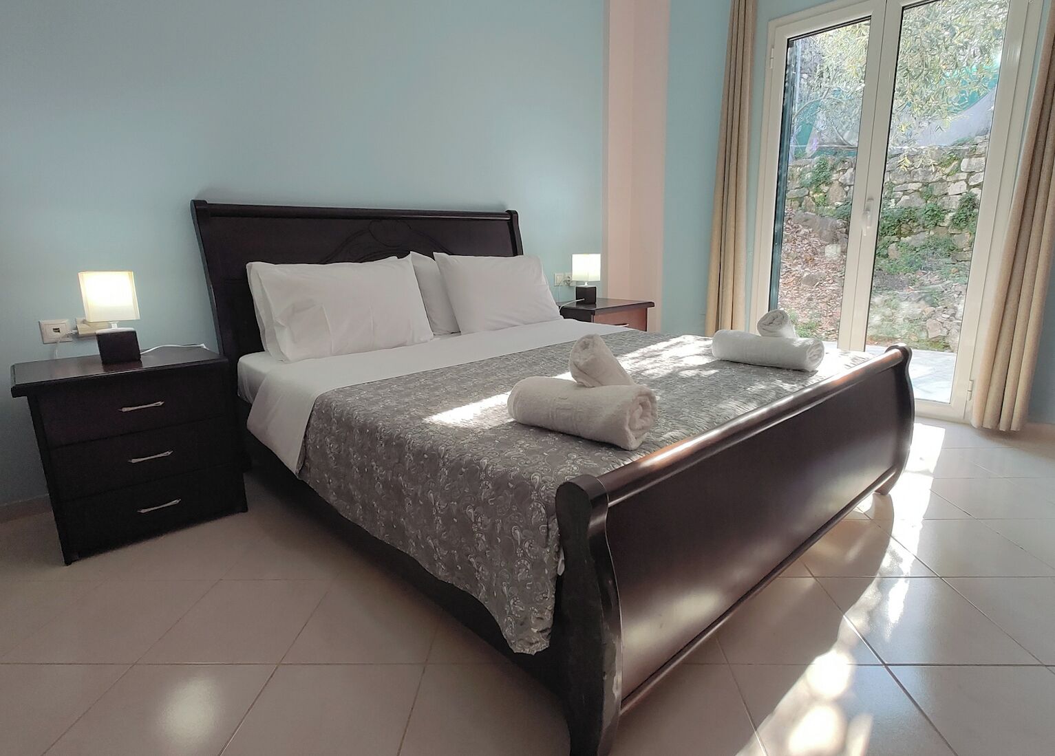 3 chambres, fer et planche à repasser, lit parapluie, Wi-Fi gratuit