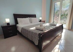 3 bedrooms, iron/ironing board, travel cot, free WiFi - Stylish Three Bedroom Holiday Home Near Saranda Beach with BBQ (Saranda)