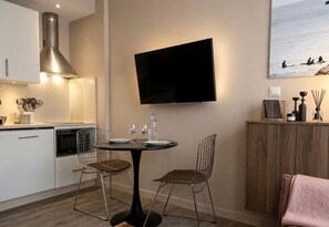 Interior - Charming T2 with terrace near beach (Biarritz)