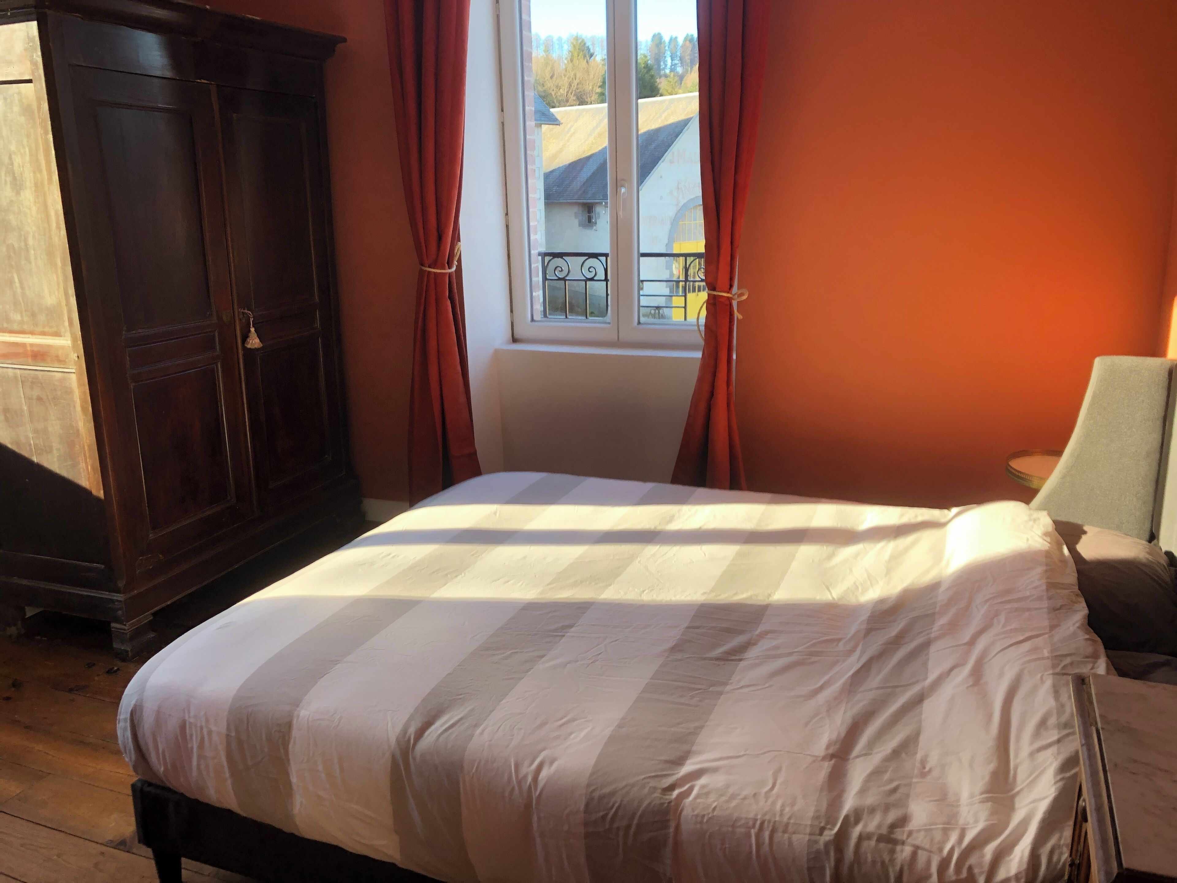 1 chambre, fer et planche à repasser, Wi-Fi, draps fournis
