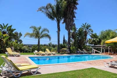 목가적인 농가, 큰 정원 있음, 14명 수용 가능